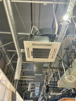 Монтаж кассетных кондиционеров в ресторане Белореченска